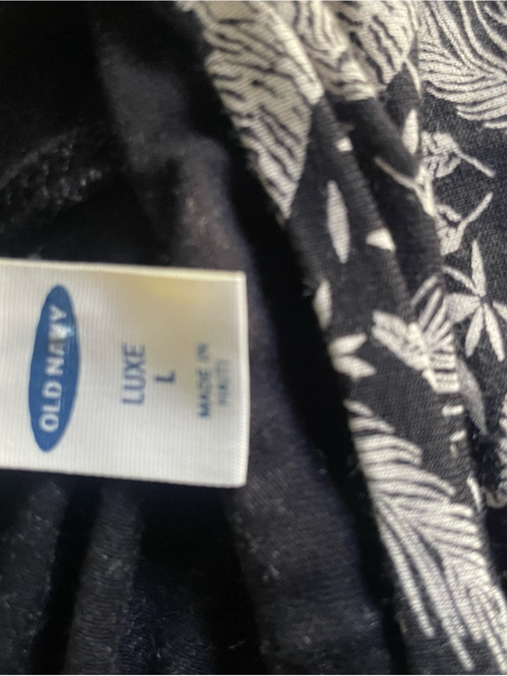Black & White Tropical Print Sleeveless Top NWOT - Picture 3 of 3